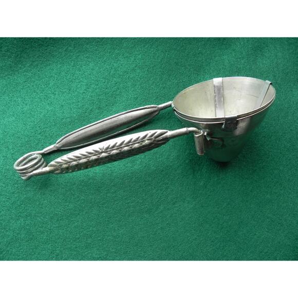 Rare Antique Vintage #8 Kingery Cone Ice Cream Scoop Decorative Squeeze Handle - Picture 3 of 13